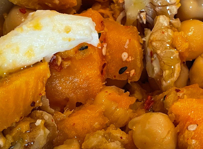 Garbanzos con batata, mozarella y nueces